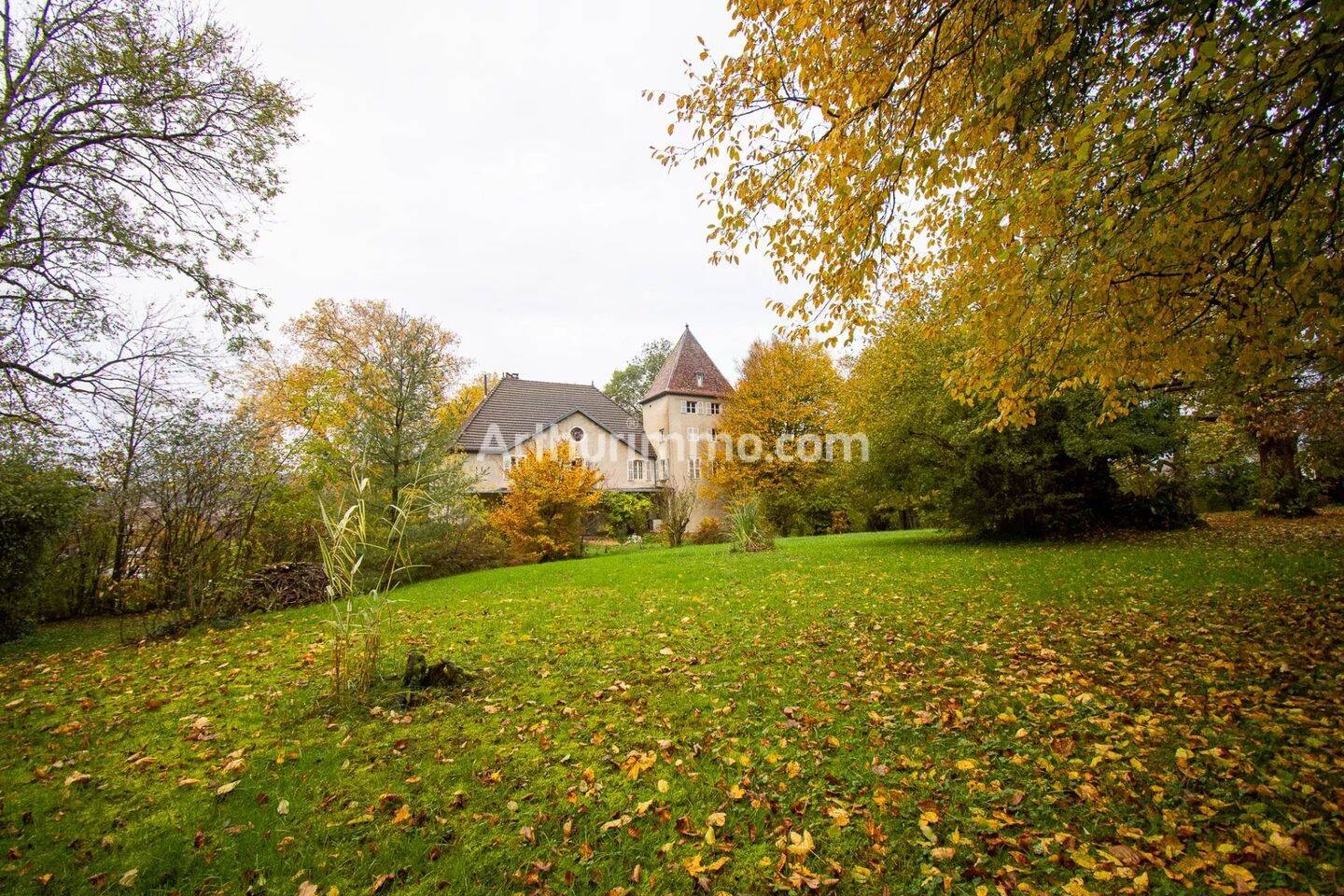 Maison 14 pièces 547 m² · à Arc-Et-Senans · 547 m² · 690 000 €