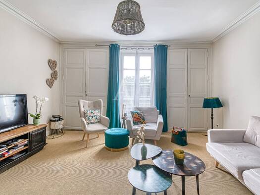 Maison à vendre 171 400 € 6 pièces 3 chambres 147 m² 118 m² de terrain Centre Segré 49500