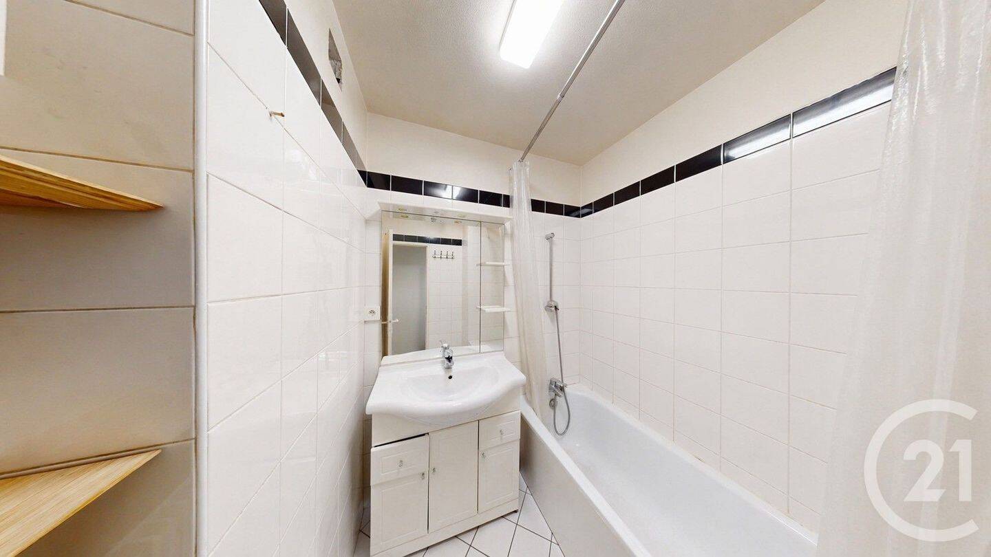 Appartement 4 pièces 66 m² · à Aubervilliers · 66,2 m² · 240 000 €