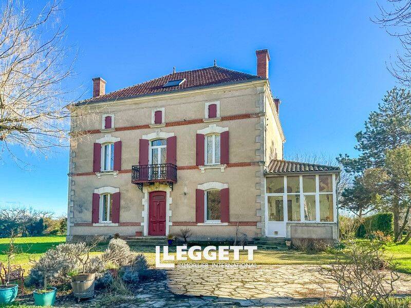 Maison 6 pièces 350 m² · à Castelmoron-sur-Lot · 350 m² · 499 500 €