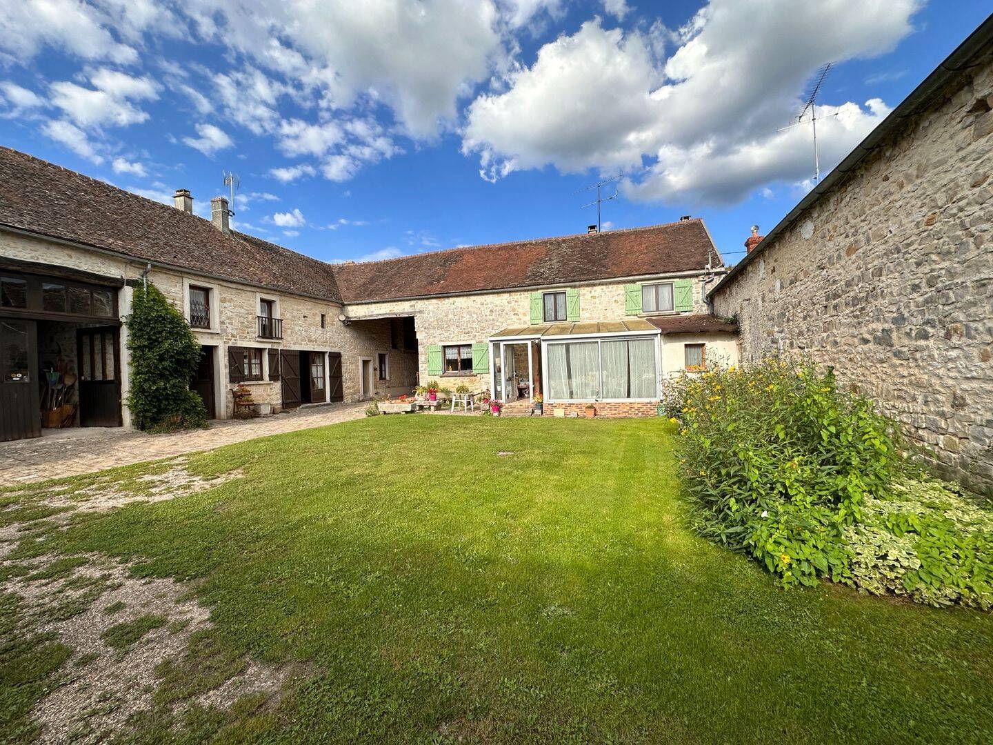 Maison 10 pièces 251 m² · à Milly-la-Forêt · 251 m² · 520 000 €