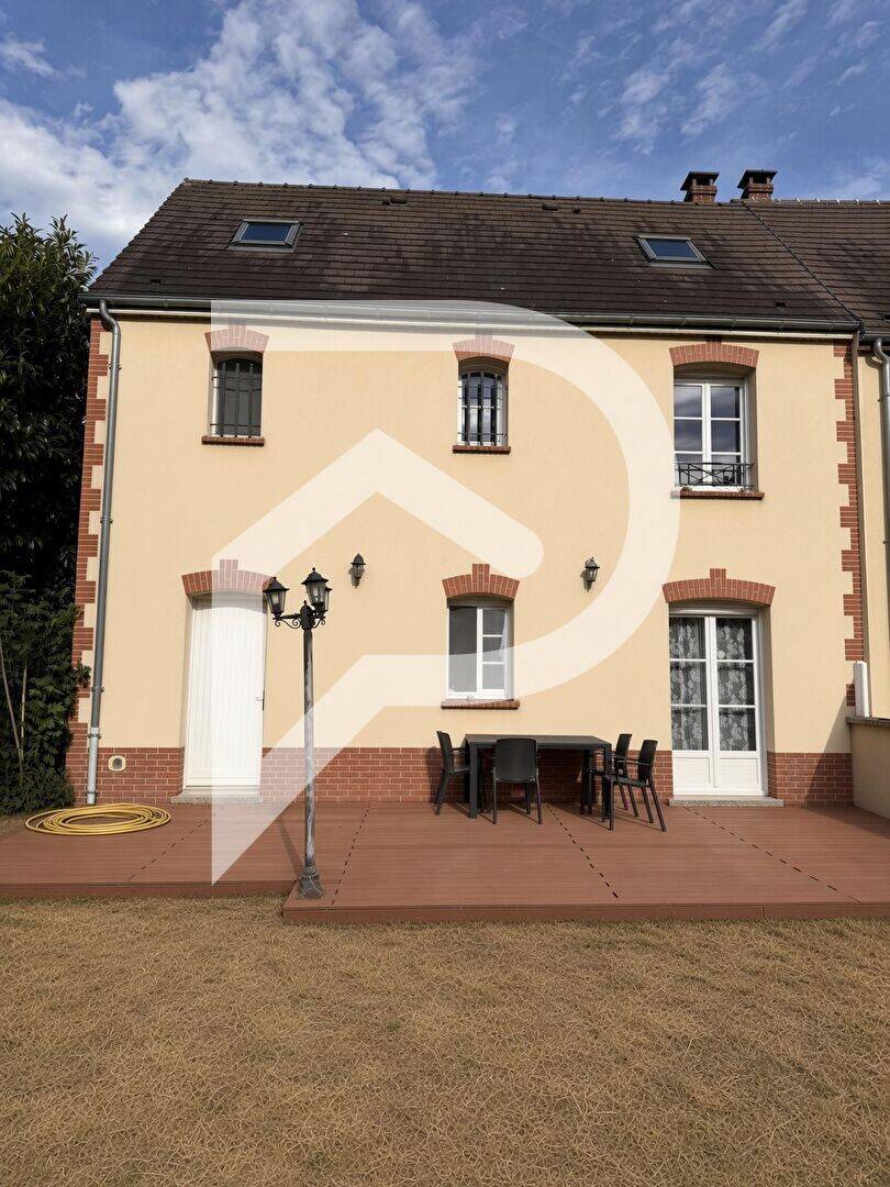Maison 7 pièces 112 m² · à Sainte-Geneviève · 112 m² · 262 000 €