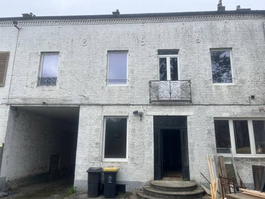 Immeuble à vendre 121 000 € 170 m² La Capelle 02260