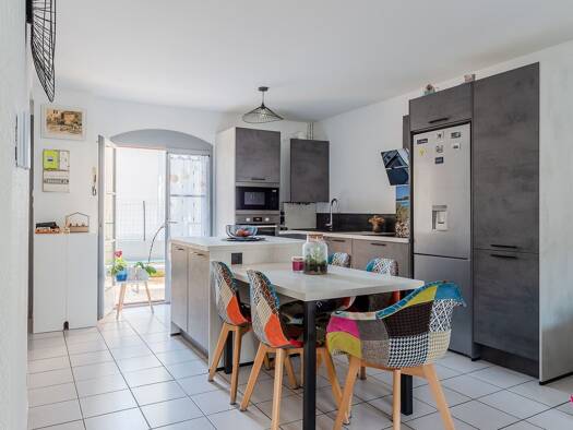 Appartement à vendre 249 000 € 3 pièces 2 chambres 62 m² RDC Saint-Laurent-de-Mure 69720