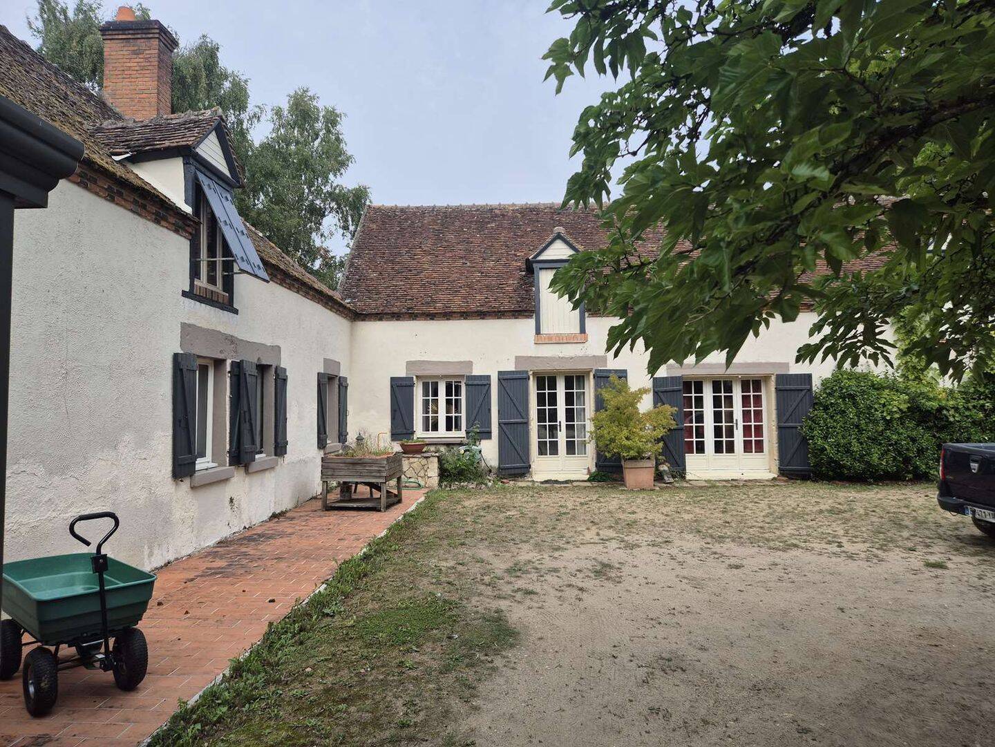 Maison 8 pièces 350 m² · à Neuvy en Sullias · 350 m² · 472 500 €