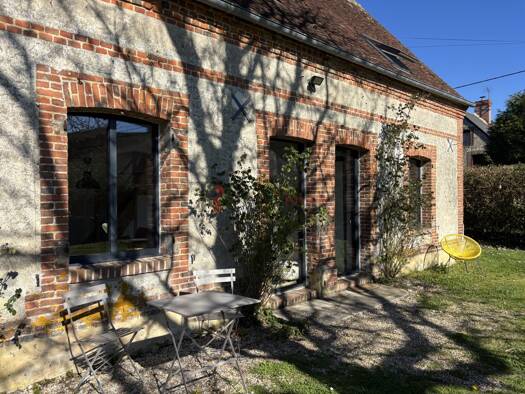 Maison à vendre 197 860 € 3 pièces 2 chambres 80,5 m² 1 340 m² de terrain Mortagne-au-Perche 61400