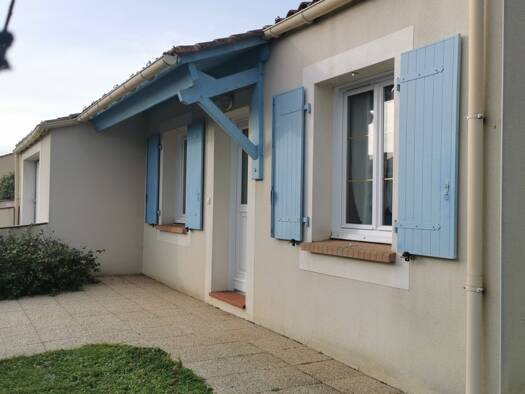 Maison à vendre 287 500 € 3 pièces 2 chambres 63 m² 346 m² de terrain Saint Gilles-Centre Ville Saint-Gilles-Croix-de-Vie 85800