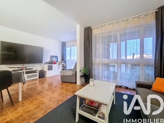 Appartement à vendre 96 000 € 3 pièces 1 chambre 60,1 m² Étage 7/11 Grigny 2 Grigny 91350