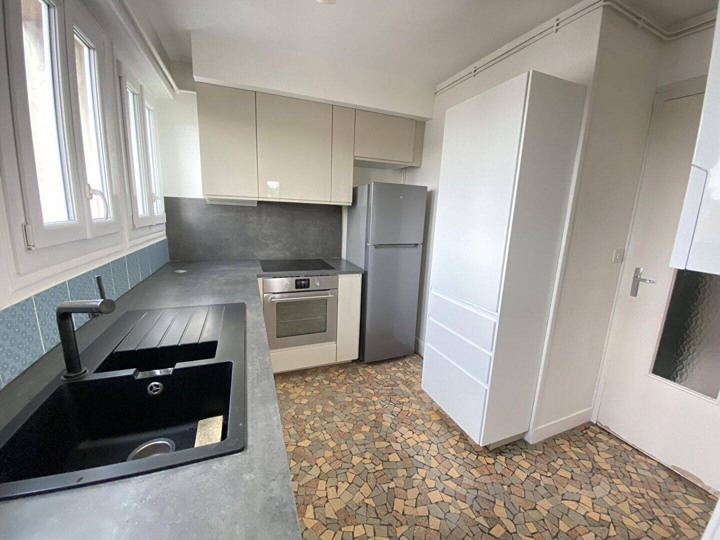 Appartement 3 pièces 57 m² · à Dijon · 56,9 m² · 720 €