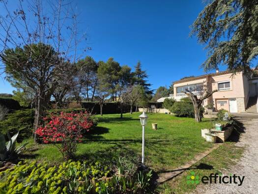 Villa à vendre 450 000 € 6 pièces 4 chambres 150 m² 1 800 m² de terrain Oraison 04700