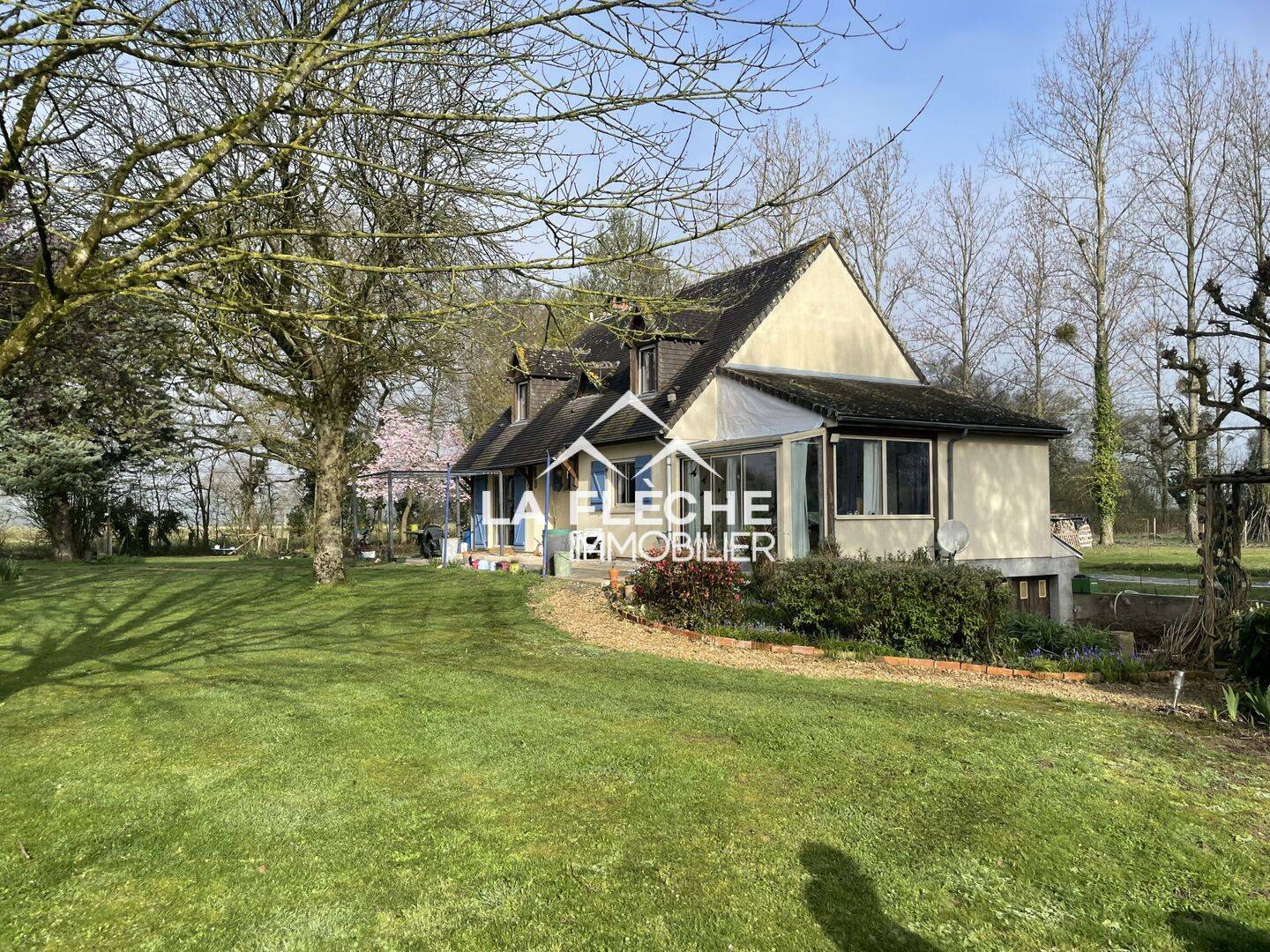Maison 6 pièces 139 m² · à Noyant-Villages · 139 m² · 189 000 €