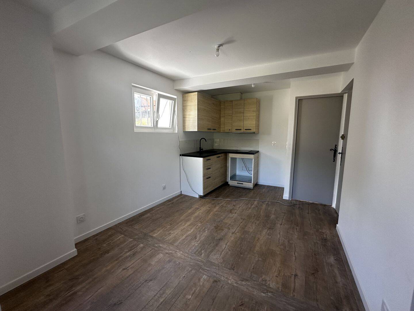 Appartement 2 pièces 29 m² · à Solliès-Toucas · 28,9 m² · 570 €