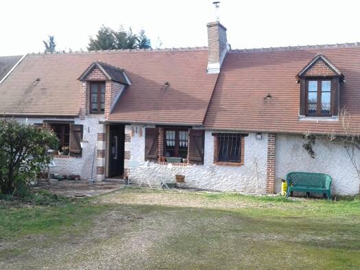 Maison à vendre 138 500 € 3 pièces 2 chambres 78 m² 2 695 m² de terrain Les Bordes 45460