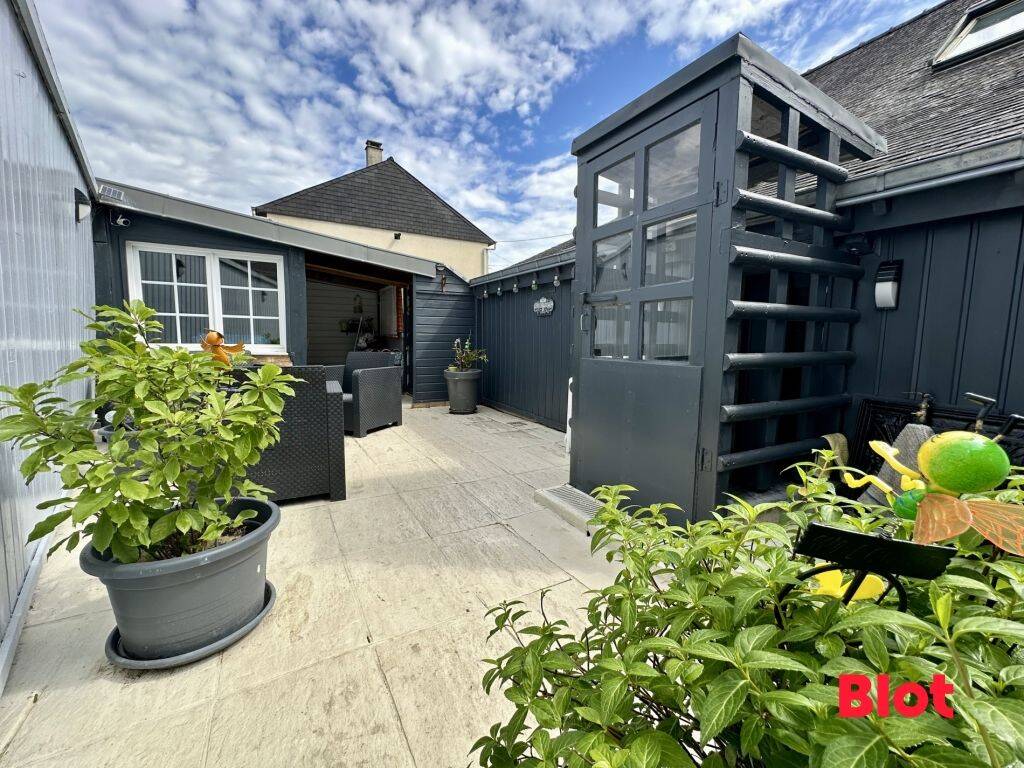 Maison 6 pièces 146 m² · à Montfort-sur-Meu · 145,9 m² · 342 300 €