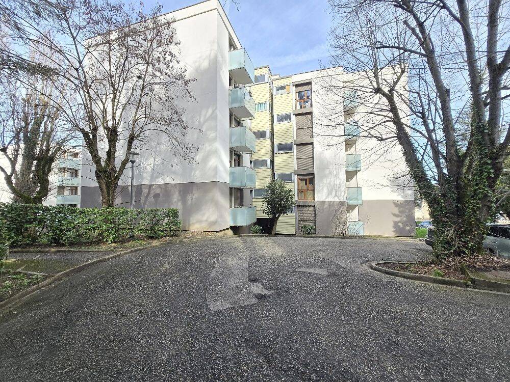 5 pièces 81 m² · à Oullins-Pierre-Bénite · 80,6 m² · 1 450 €