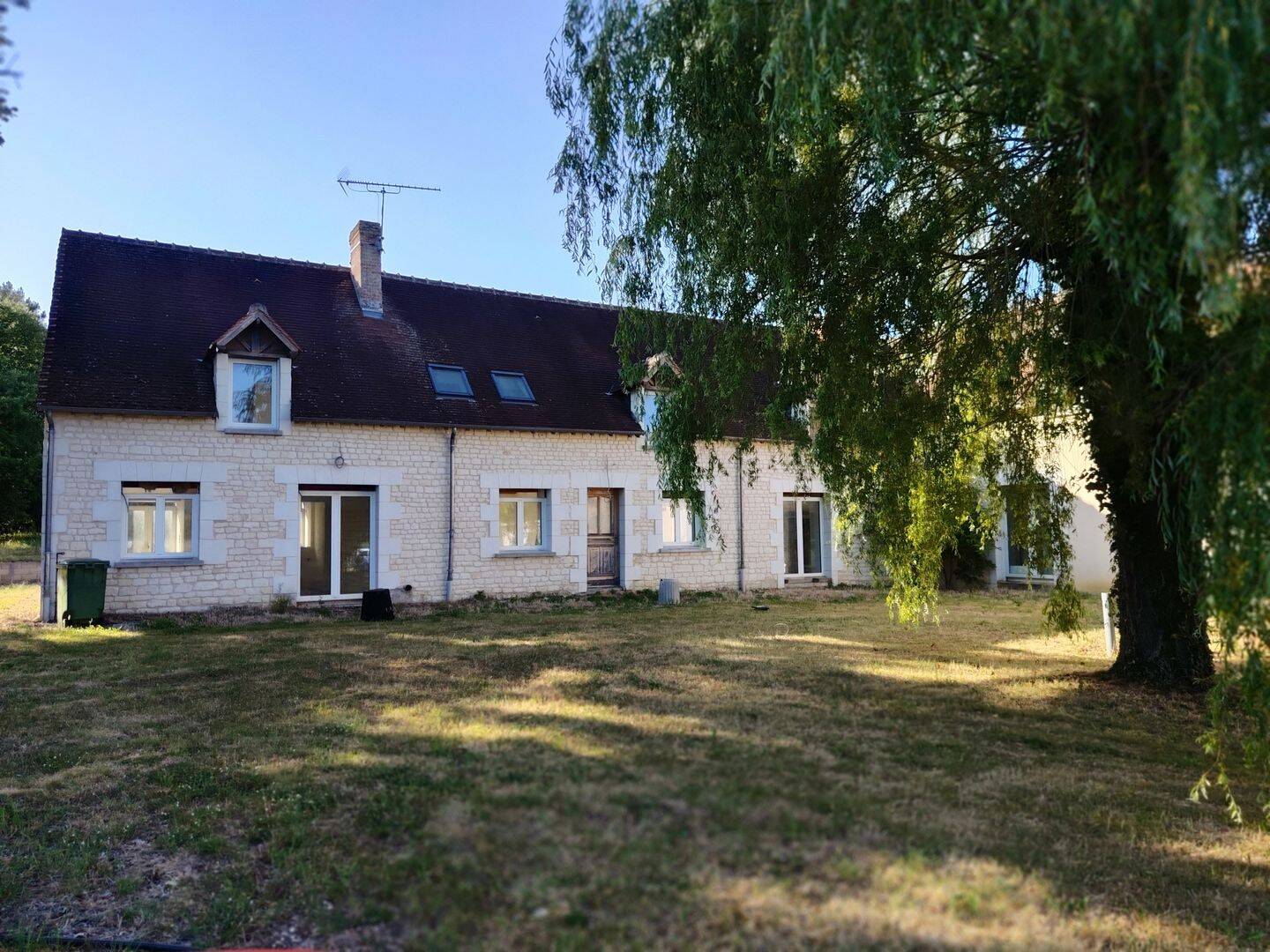 Maison 9 pièces 320 m² · à Marcé-sur-Esves · 320 m² · 669 000 €