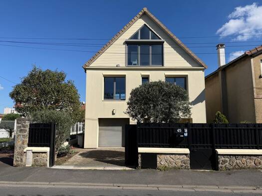 Villa à vendre - Première occupation 595 000 € 6 pièces 3 chambres 136 m² 261 m² de terrain Sartrouville 78500